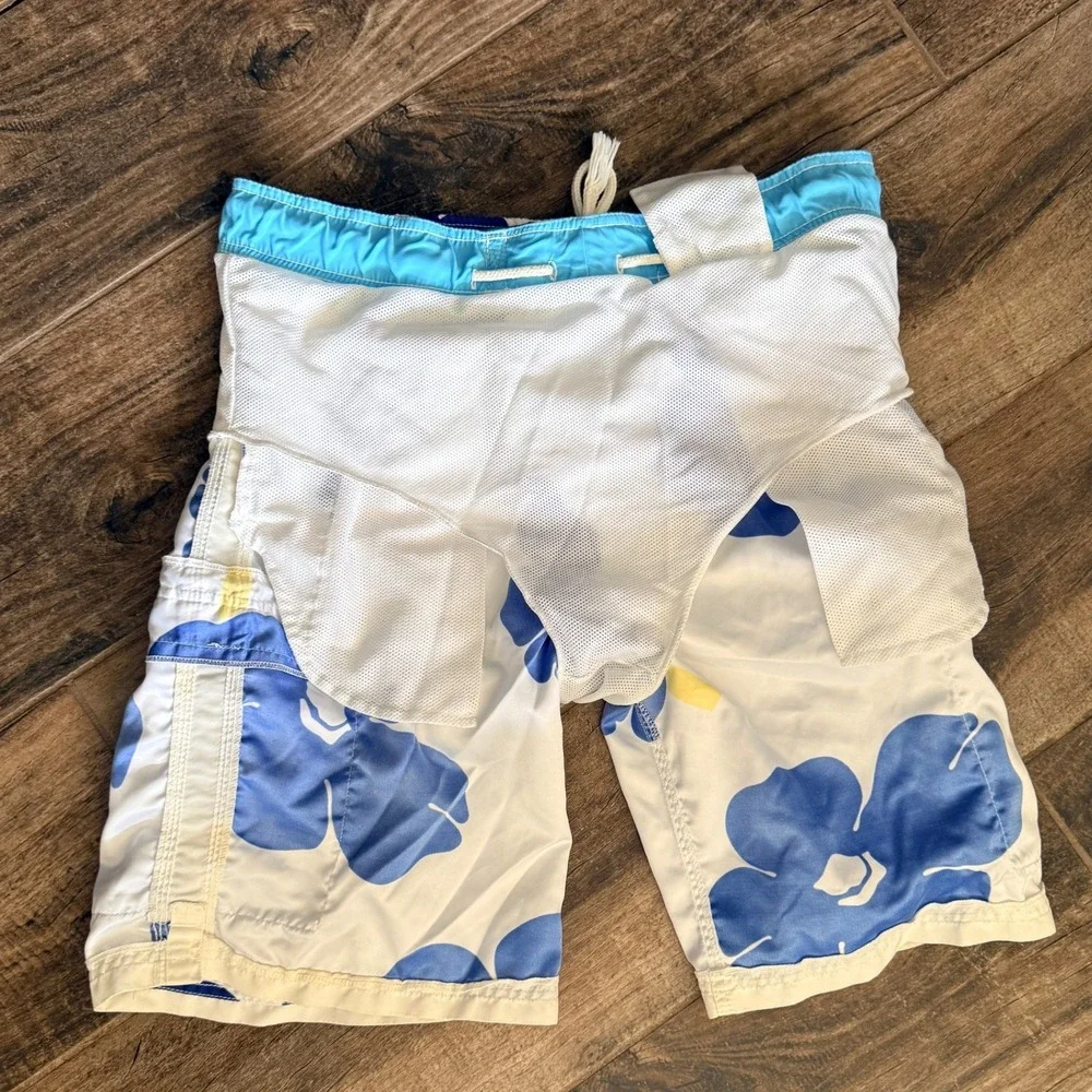 American Eagle Y2K Mens Hibiscus Floral 10